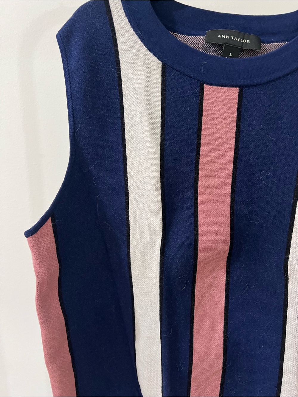 Ann Taylor Navy Knit Top with Pink and White Vertical Stripes Size Large - Picture 3 of 4